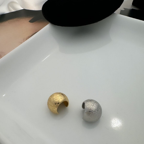 Özel Seri Kalın Plaka Ezme Kıvrımlı Kıkırdak Küpe Gold