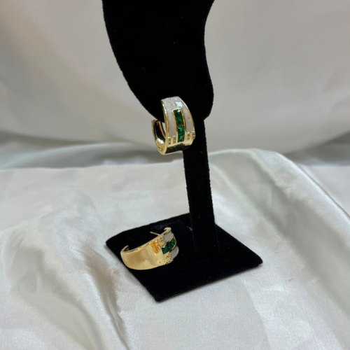 ÖZEL SERİ YEŞİL TAŞ DETAYLI GOLD KÜPE